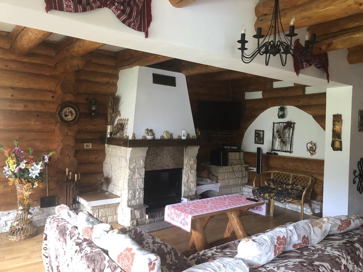 הוילה בראשוב Hot Tub Chalet Retreat מראה חיצוני תמונה